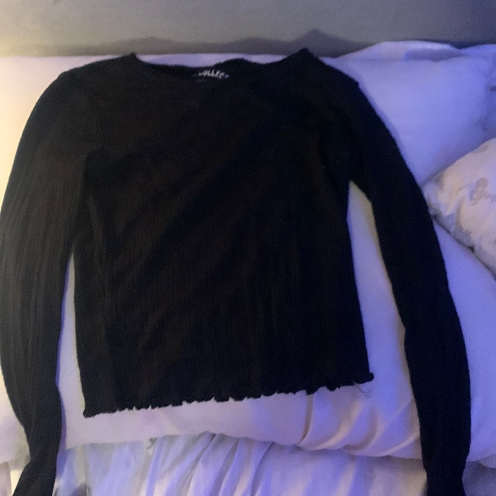 Aeropostale black cropped long sleeve